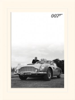 James Bond (Connery B+W)